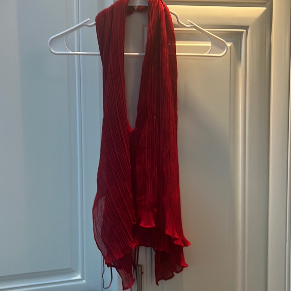 Red chiffon ribbed go out top backless with tie